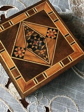 Wooden jewellery box